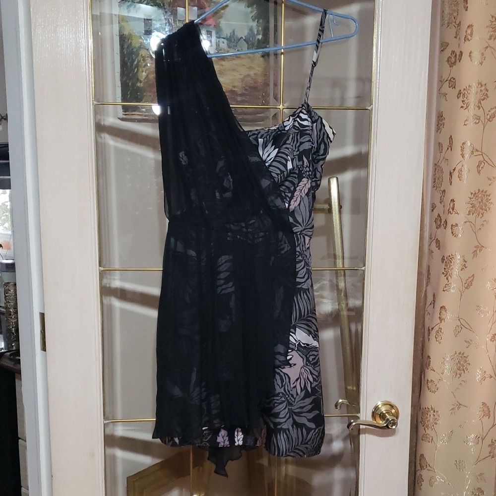 Maison 100% Silk Dress With Sheer Black Scarf Attached On Right.  Size M